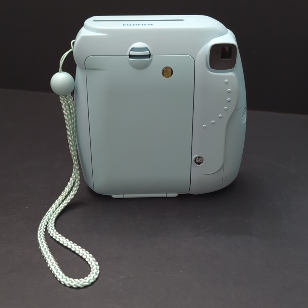Fuji Film Instax Mini 9 Blue Instant Film Camera. - Picture 8 of 15